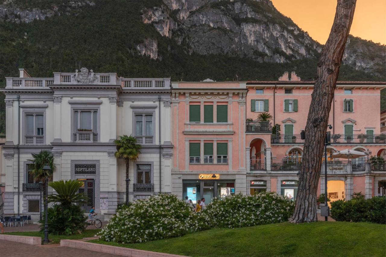 Appartement Attico La Rocca à Riva del Garda Extérieur photo