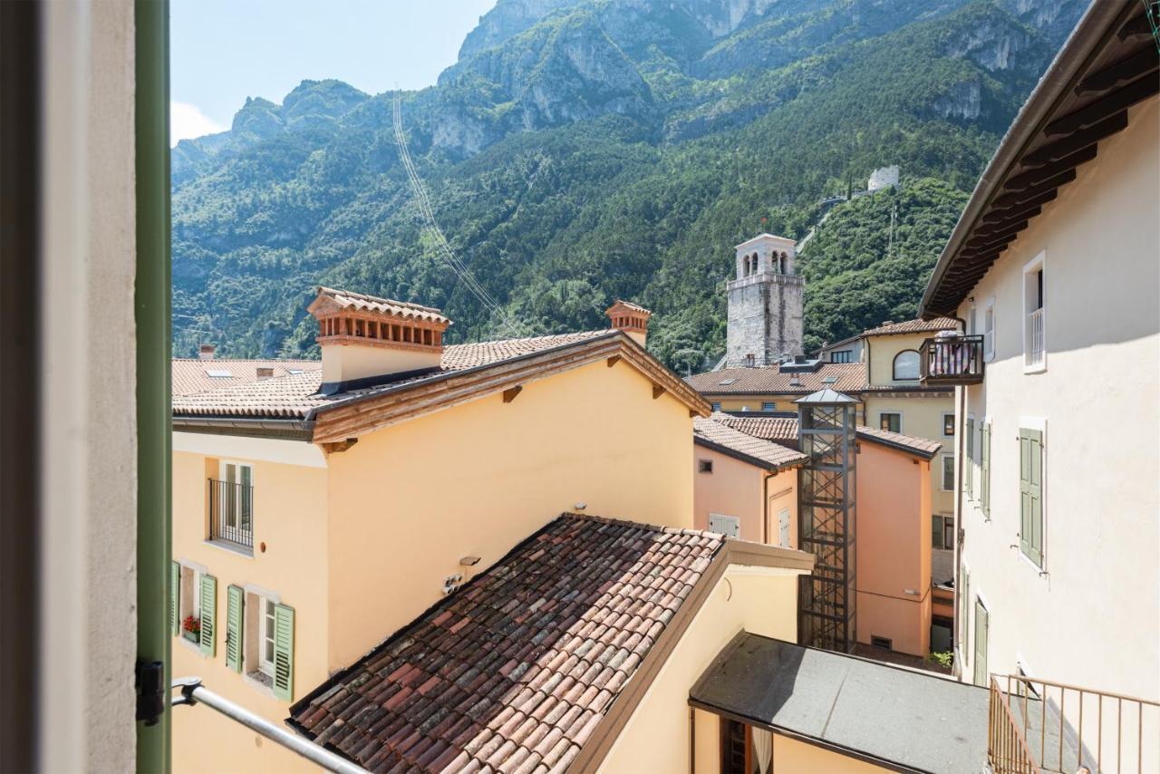 Appartement Attico La Rocca à Riva del Garda Extérieur photo